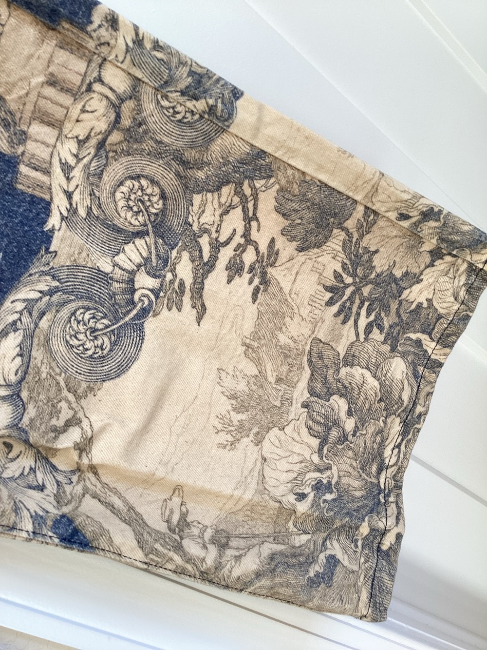 Anthropologie Low Rise Wide Leg Jeans Pilcro New 27 Zbo Roman Lion Unicorn Art - Picture 9 of 15